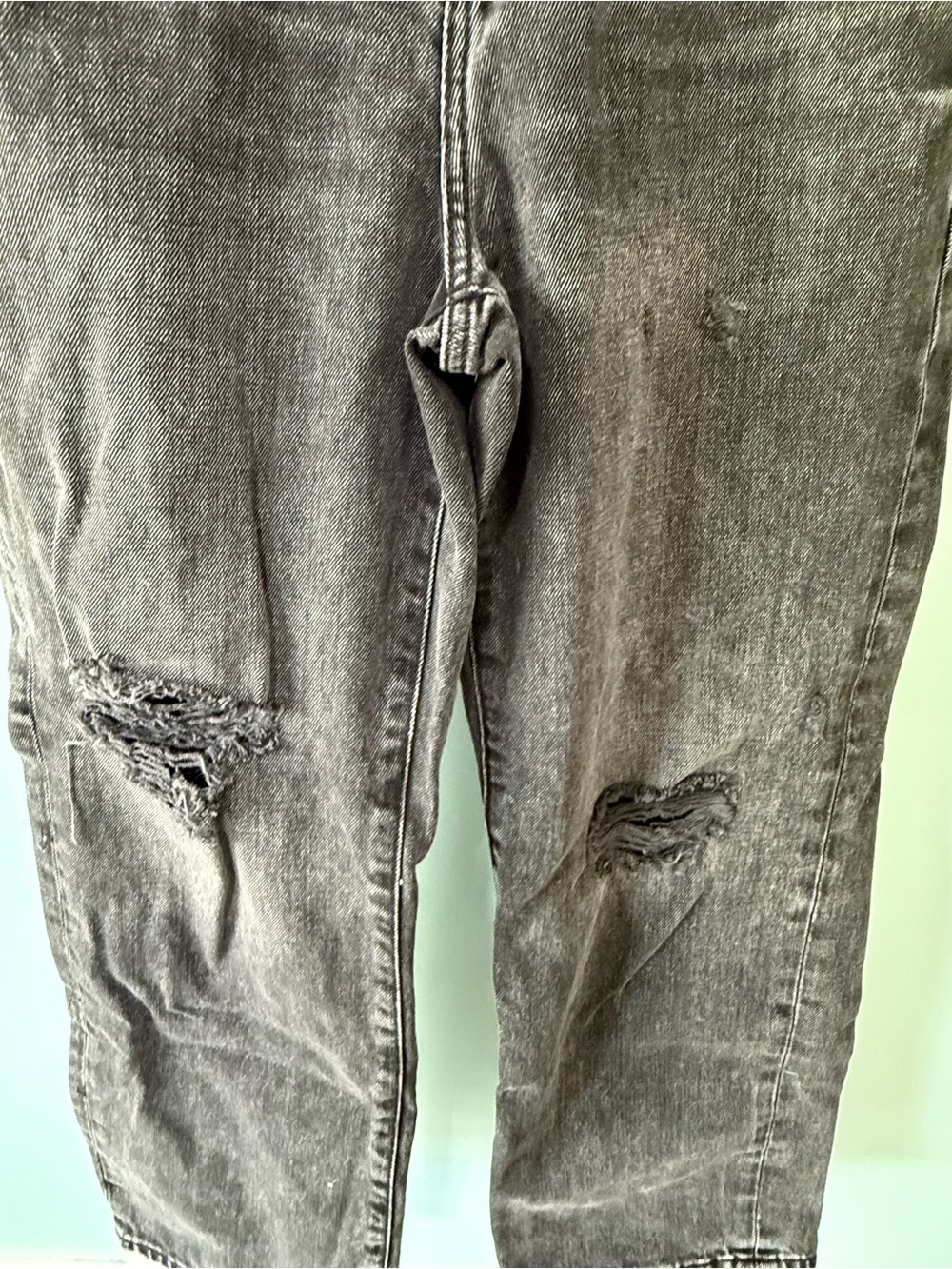Express 90’S Ankle Boot Midrise Women's Distressed Black Wash Jeans Size 2 - Picture 4 of 10